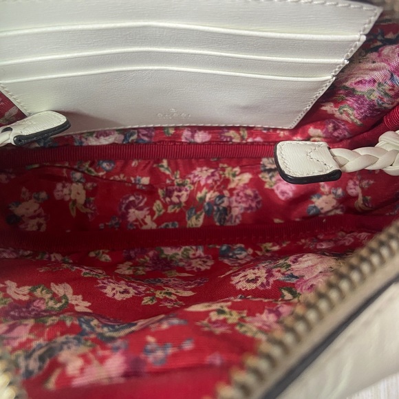 GUCCI QUILTED TRAPUNTATA CROSSBODY - Picture 8 of 10